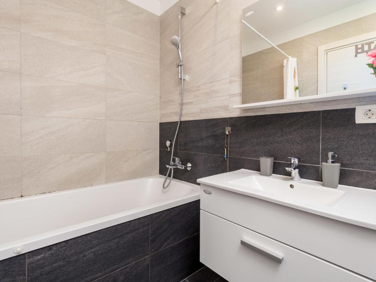 Albi By Interhome *